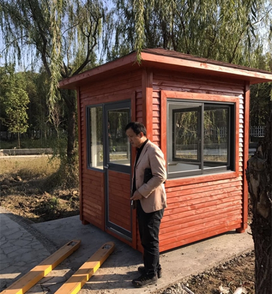 安徽商貿(mào)學院防腐木崗亭