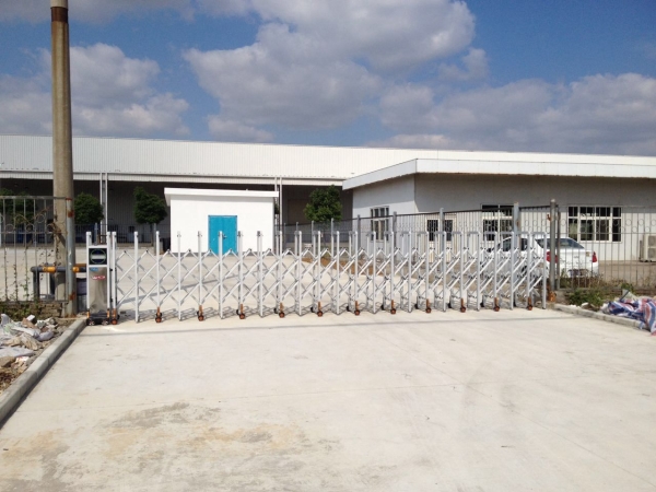 奇瑞新能源停車場電動門